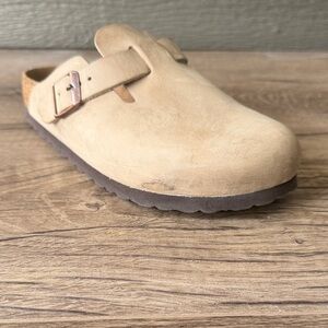 Birkenstock Women’s Clogs Tan Mules size 36/ US 5.5